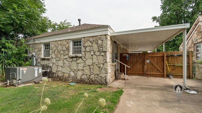 Building Photo - 3613 NW Liberty St