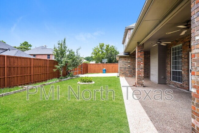Building Photo - 325 Crooked Tree Ct