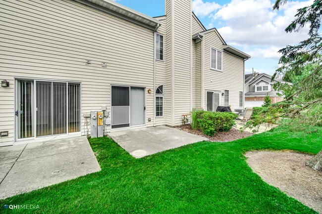 Building Photo - 1202 S Parkside Dr