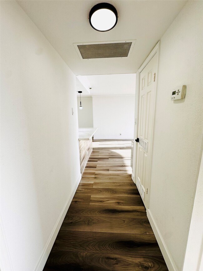 Building Photo - 3525 Sage Rd