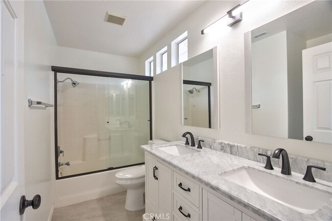 Building Photo - 24055 Golden Pheasant Ln