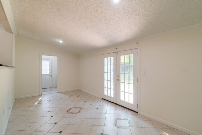 Building Photo - Well maintained ranch home in Charlotte!