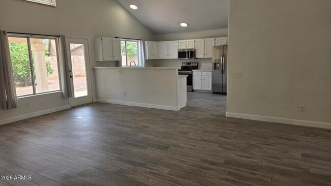 Building Photo - 1740 W Laredo St