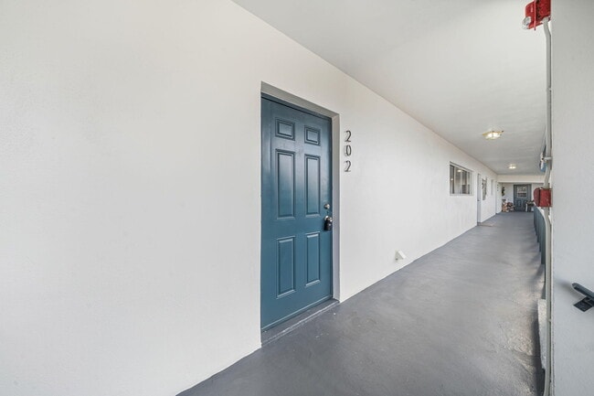 Building Photo - 200 Waterway Dr S