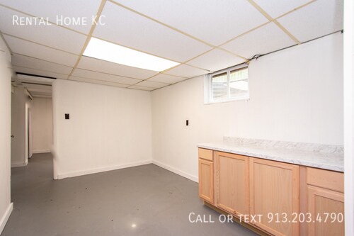 Building Photo - 5240 Barton-