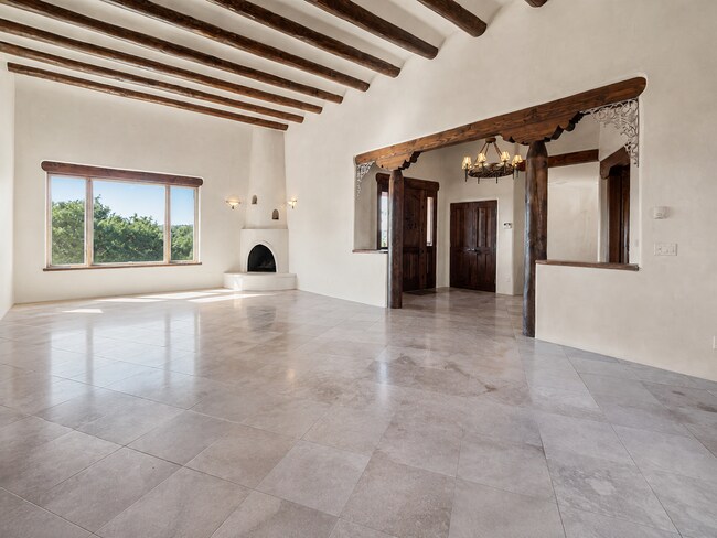 Building Photo - 61 Paseo Del Antilope