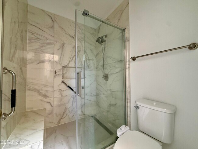 Building Photo - 1301 Tierra Roja St