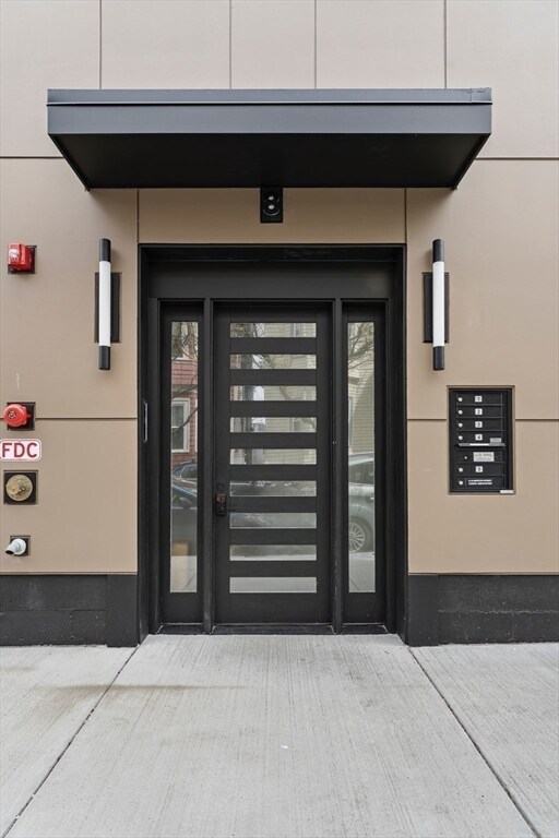 Building Photo - 8 Mercer St