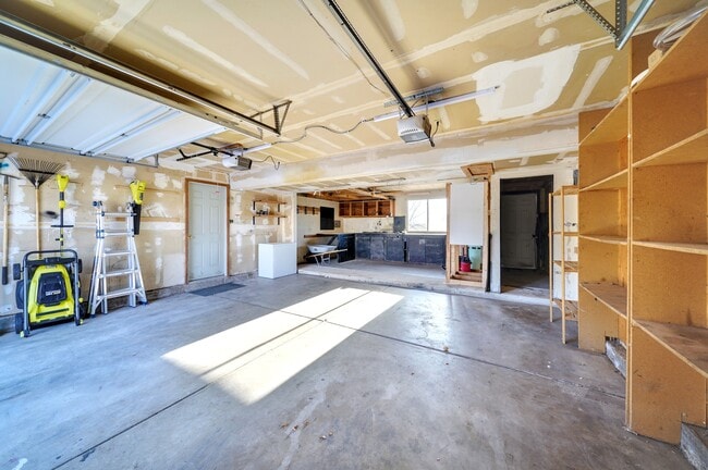 Building Photo - 4450 McGrew Cir