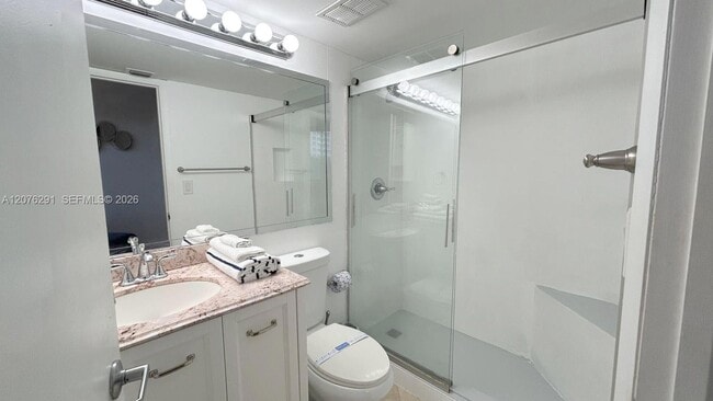 Building Photo - 540 Brickell Key Dr