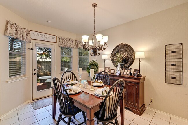 Building Photo - 2508 Sonoma Cv