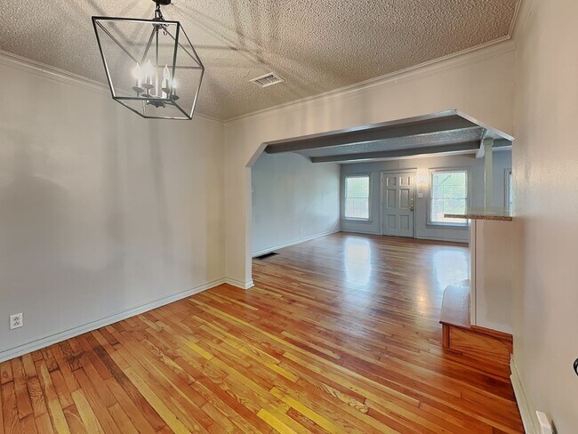 Building Photo - 4124 Lovell Ave