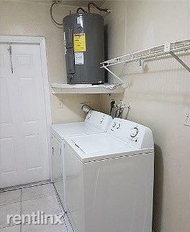 Building Photo - 3 br, 2 bath Townhome - 7640 SW 10th St B