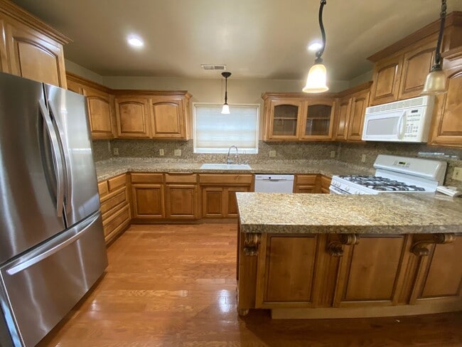 Building Photo - REDUCED!!! Beautiful (Secluded) 3 bedrooom...