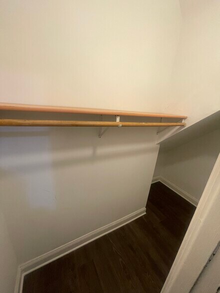 Closet 1 - 1121 N Monticello Ave