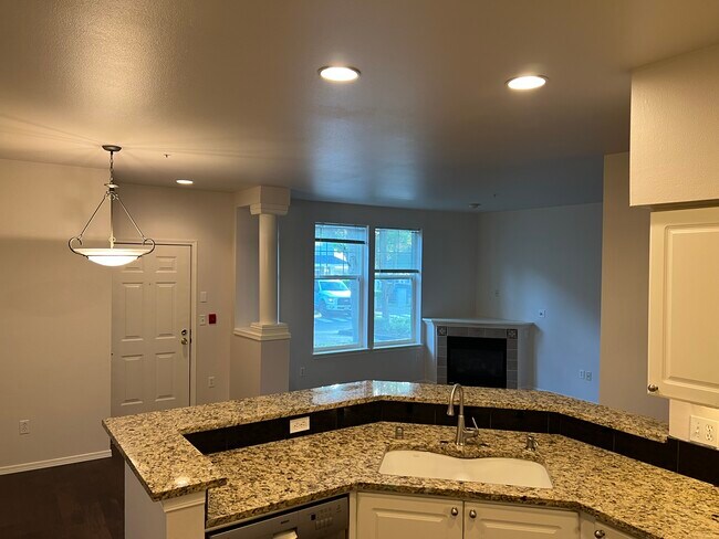 Building Photo - 16125 Juanita Woodinville Way NE