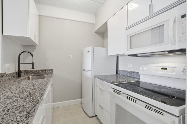 Building Photo - $1,545.94 - 1 Bed, 1 Bath Condo in the Heart of Denver!