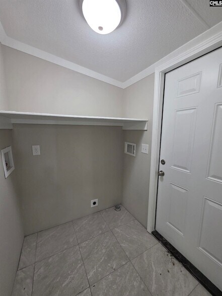 Building Photo - 714 Windy Rd