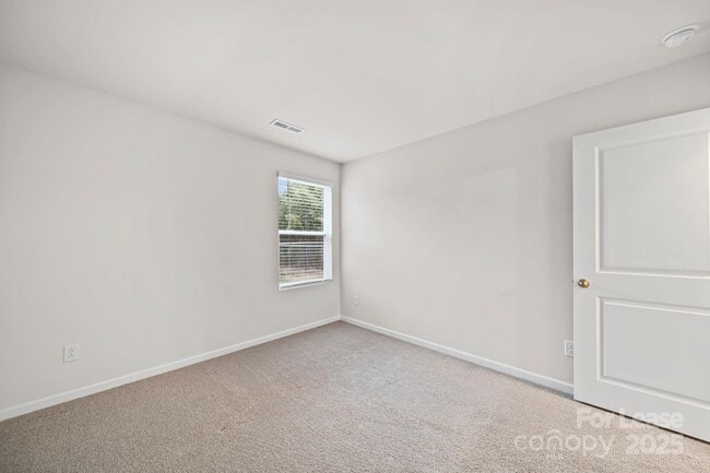 Building Photo - 916 S Battleground Ave