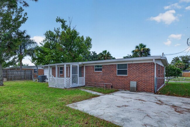 Building Photo - 87 Saratoga Cir S