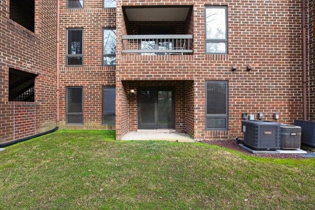 Building Photo - 23252 Chestnut Oak Ct