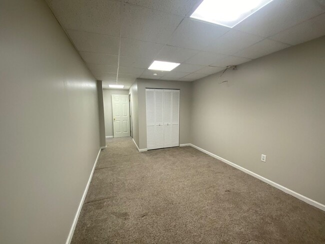Building Photo - 640 E Village Green Blvd