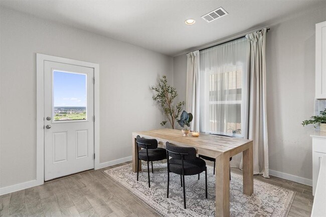 Building Photo - 11620 Comano Dr