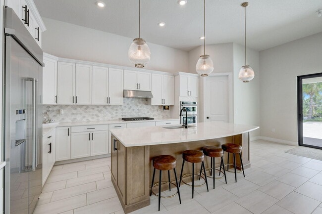 Building Photo - 9234 Balsamo Dr.