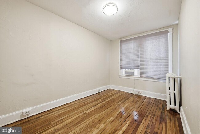 Building Photo - 711 Harvard St NW