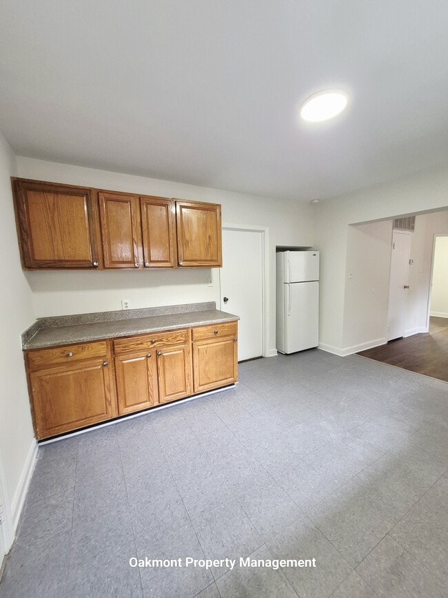 Building Photo - 900 N 38th St