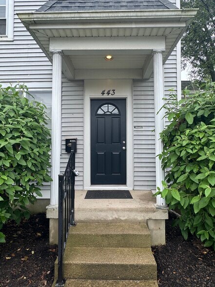 Front shared entrance - 439 W Loveland Ave