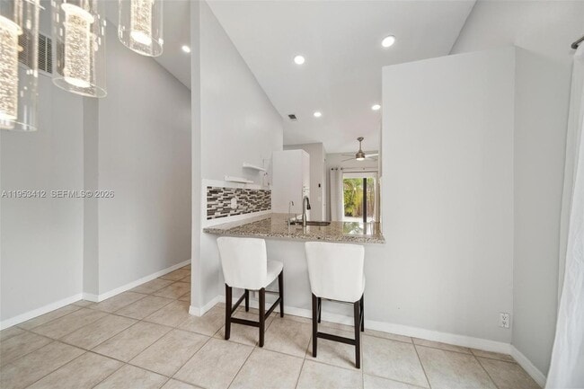 Building Photo - 4949 E Lakes Dr