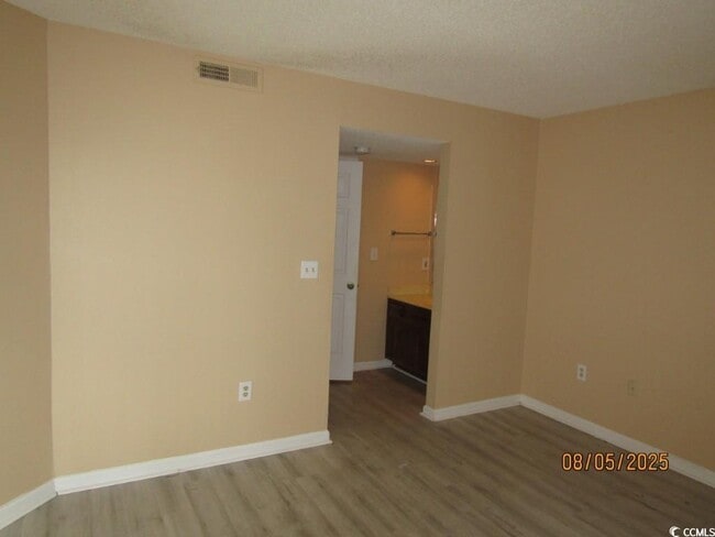 Building Photo - 4222 Pinehurst Cir
