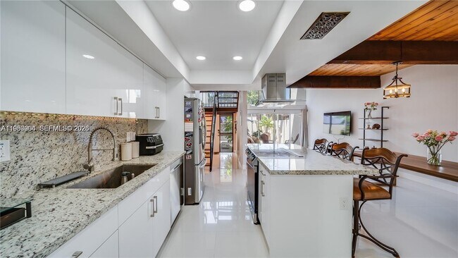 Building Photo - 10462 SW 78th St