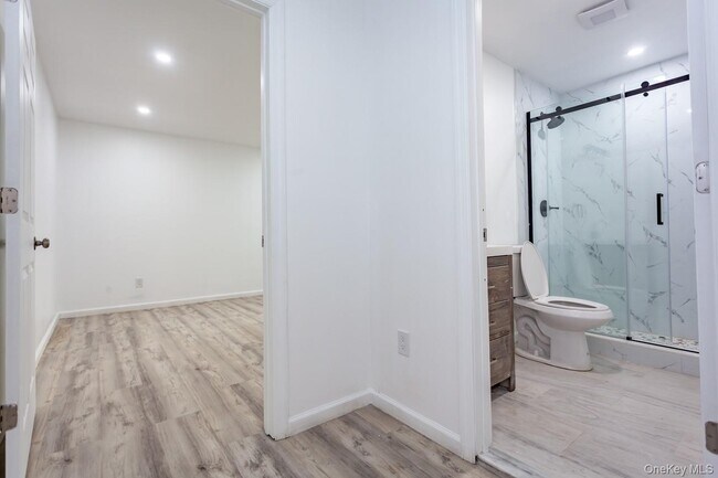 Building Photo - 300 Highland Ave