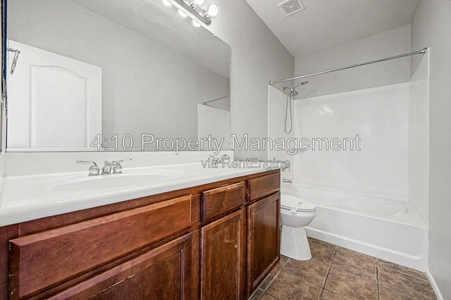 Building Photo - 852 S Colonial Dr