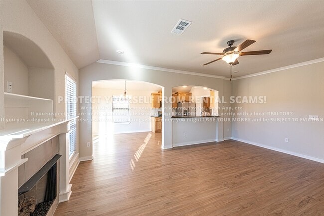 Building Photo - 4491 W Newton Ave