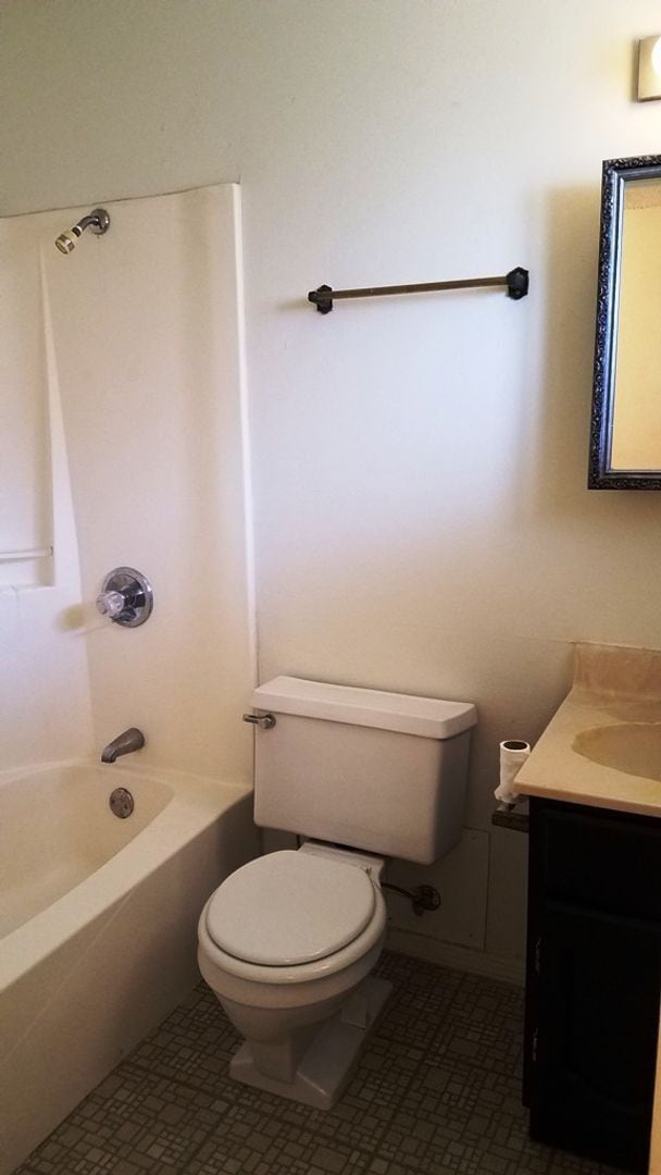 Building Photo - MILITARY ONLY.  2 Bdrm/2 Bath Apartment