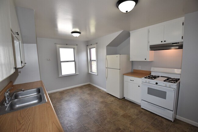 Building Photo - 518-518 15th St
