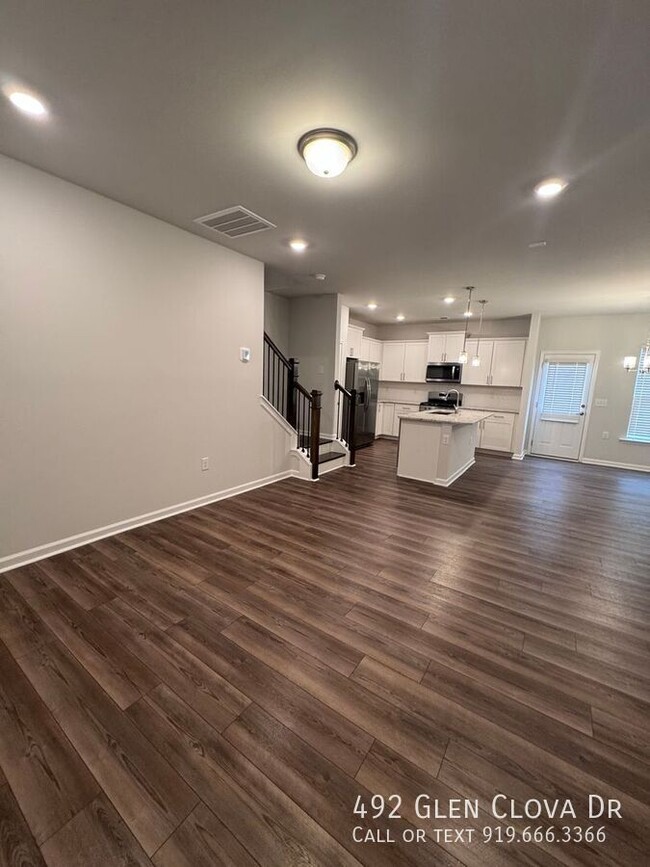 Building Photo - 492 Glen Clova Dr