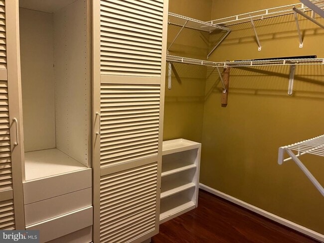 Building Photo - 283 Point to Point Square