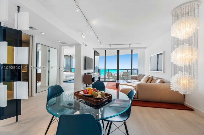 Building Photo - 2201 Collins Ave