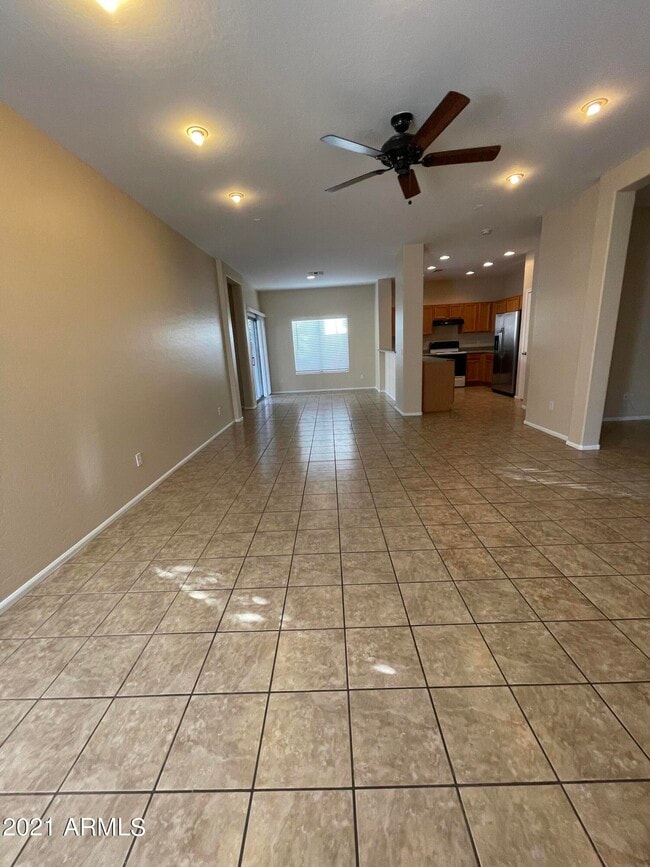 Building Photo - 2560 W Preserve Way