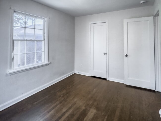 Building Photo - Spacious 5-Bedroom Gem on Locust Street – 2,053 Sq. Ft. of Comfort in Denver's Heart!