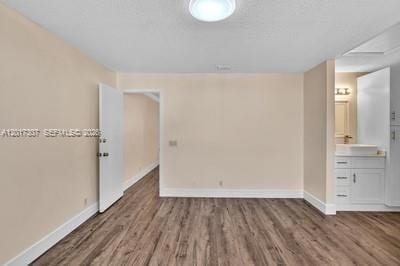 Building Photo - 1395 Cottonwood Cir