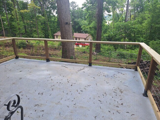 Building Photo - Basement Rancher located in Farragut