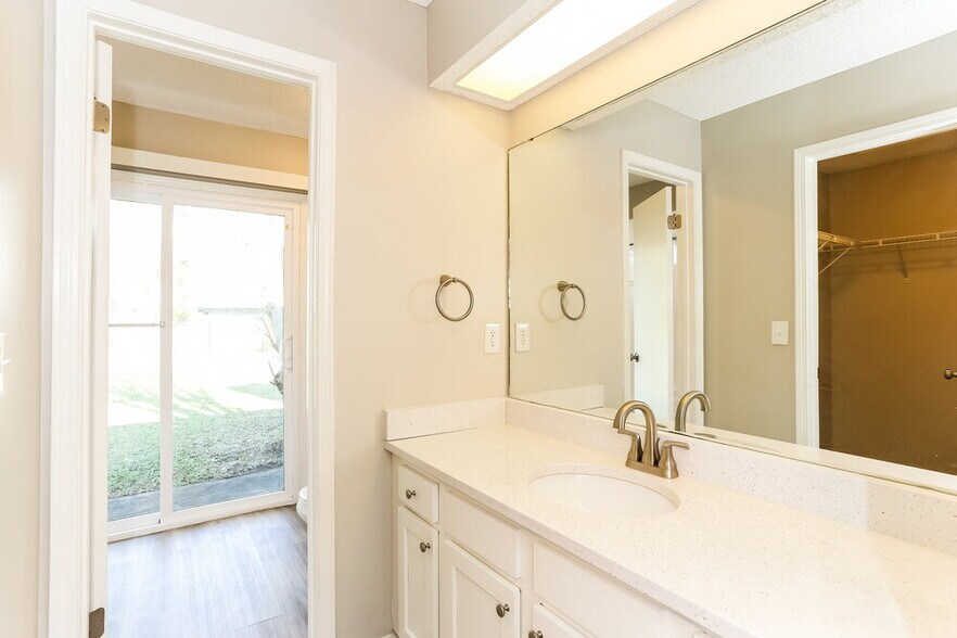 Building Photo - 8539 Echoridge Ct