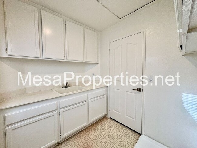 Building Photo - 12468 Redrock Ct