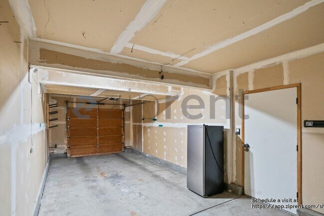 Building Photo - 16931 Sorrel Way