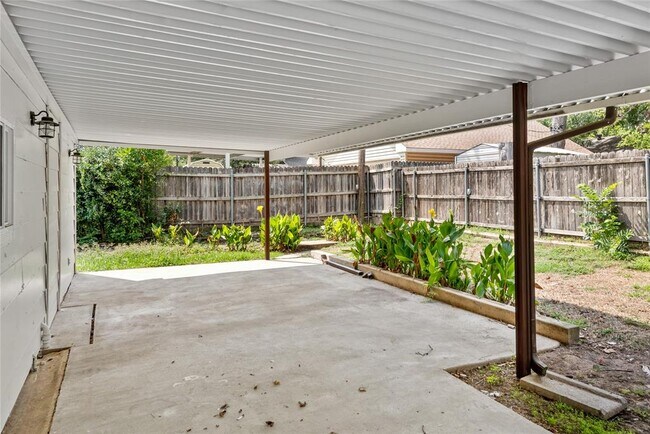 Building Photo - 933 Keith Pumphrey Dr
